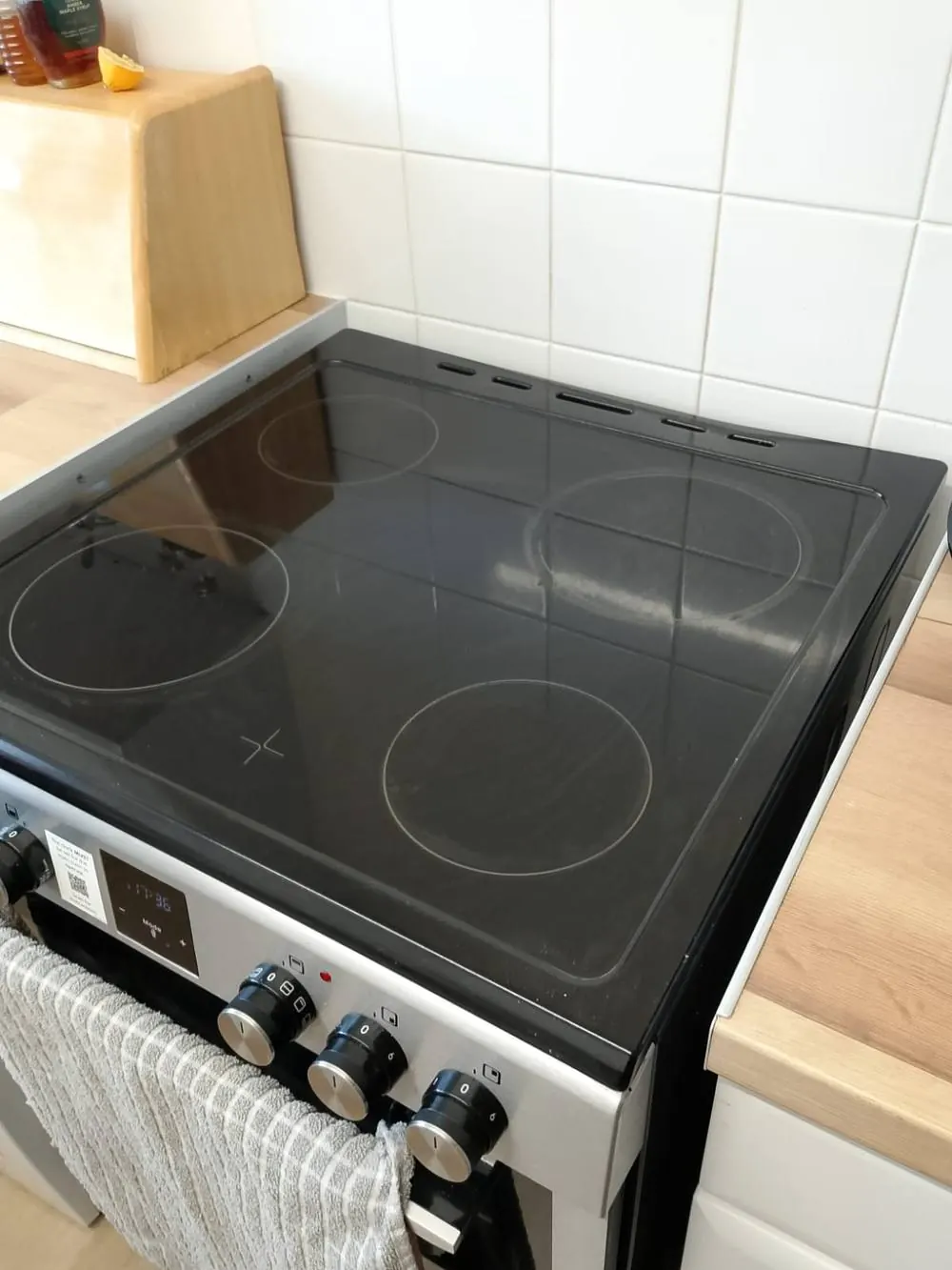 Hob & Oven Detail — JTTW Cleaning Solutions